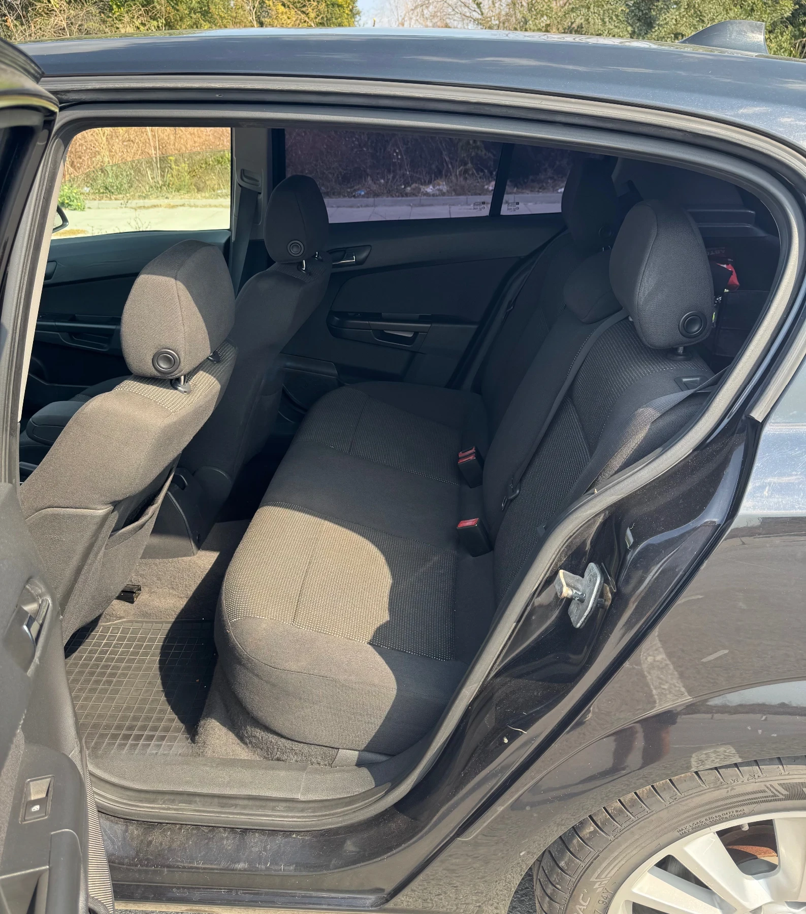 Opel Astra 1.7 CDTI, снимка 9 - Автомобили и джипове - 56626384