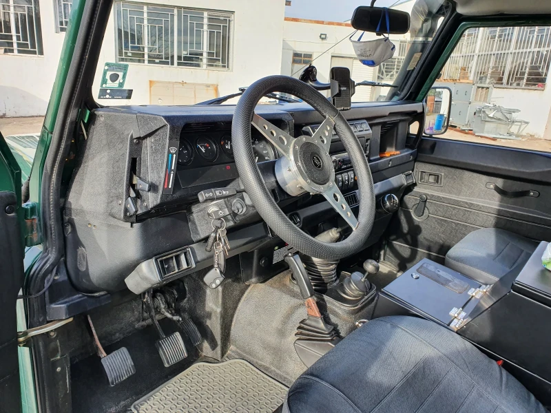 Land Rover Defender 2.5 td5, снимка 6 - Автомобили и джипове - 49123876