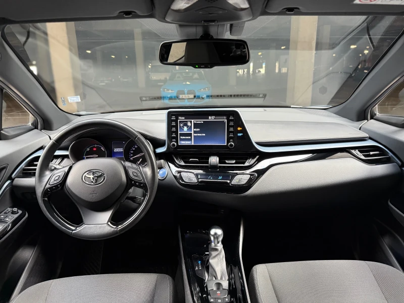Toyota C-HR 2.0 Hybrid/Гаранция/ Обслужена/Bi-Tone/Лизинг, снимка 7 - Автомобили и джипове - 51218782