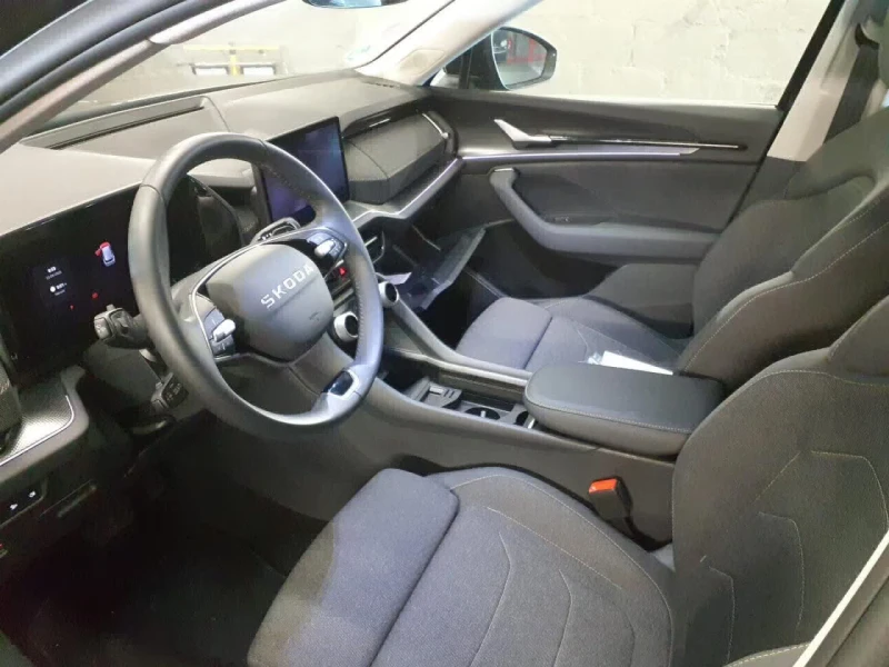 Skoda Kodiaq PHEV/204HP/CAM/NAVI/LED/DIGI/KLESS/CPLAY/550g, снимка 3 - Автомобили и джипове - 52311013