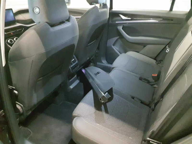 Skoda Kodiaq PHEV/204HP/CAM/NAVI/LED/DIGI/KLESS/CPLAY/550g, снимка 4 - Автомобили и джипове - 52311013
