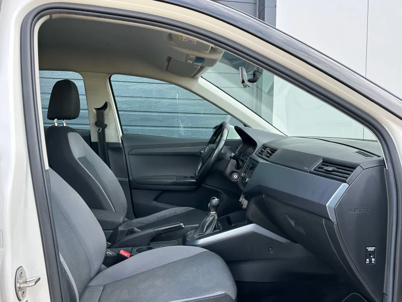 Seat Arona 1.0 Tsi 2018 Климатик, снимка 9 - Автомобили и джипове - 52552885