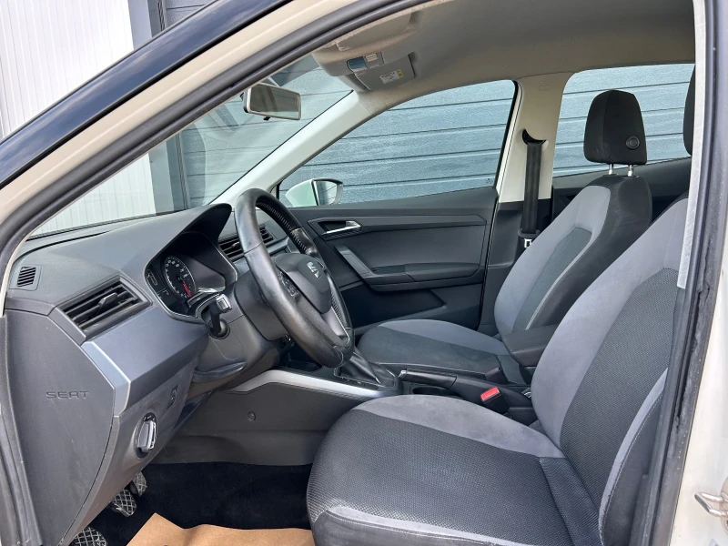 Seat Arona 1.0 Tsi 2018 Климатик, снимка 12 - Автомобили и джипове - 52552885