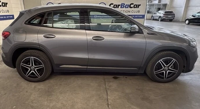 Mercedes-Benz EQA 250 PREMIUM, снимка 2 - Автомобили и джипове - 54610144