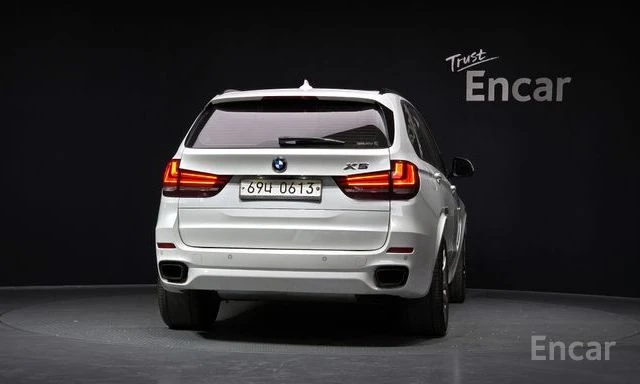 BMW X5 40d xDrive M| HARMAN K| 360| HEAD UP| PANO| ОБДУХ, снимка 4 - Автомобили и джипове - 55888404