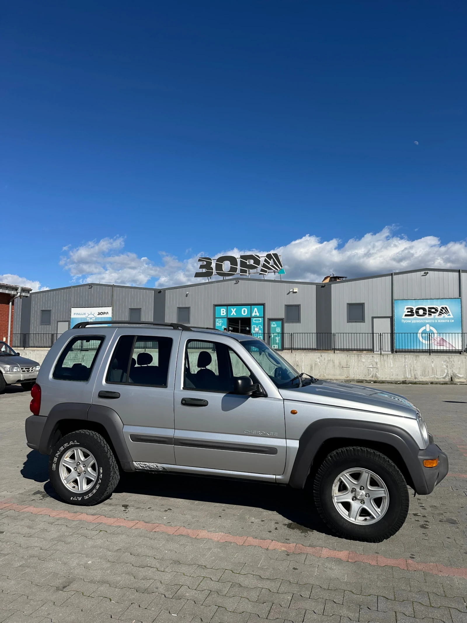 Jeep Cherokee 2.4 - изображение 4