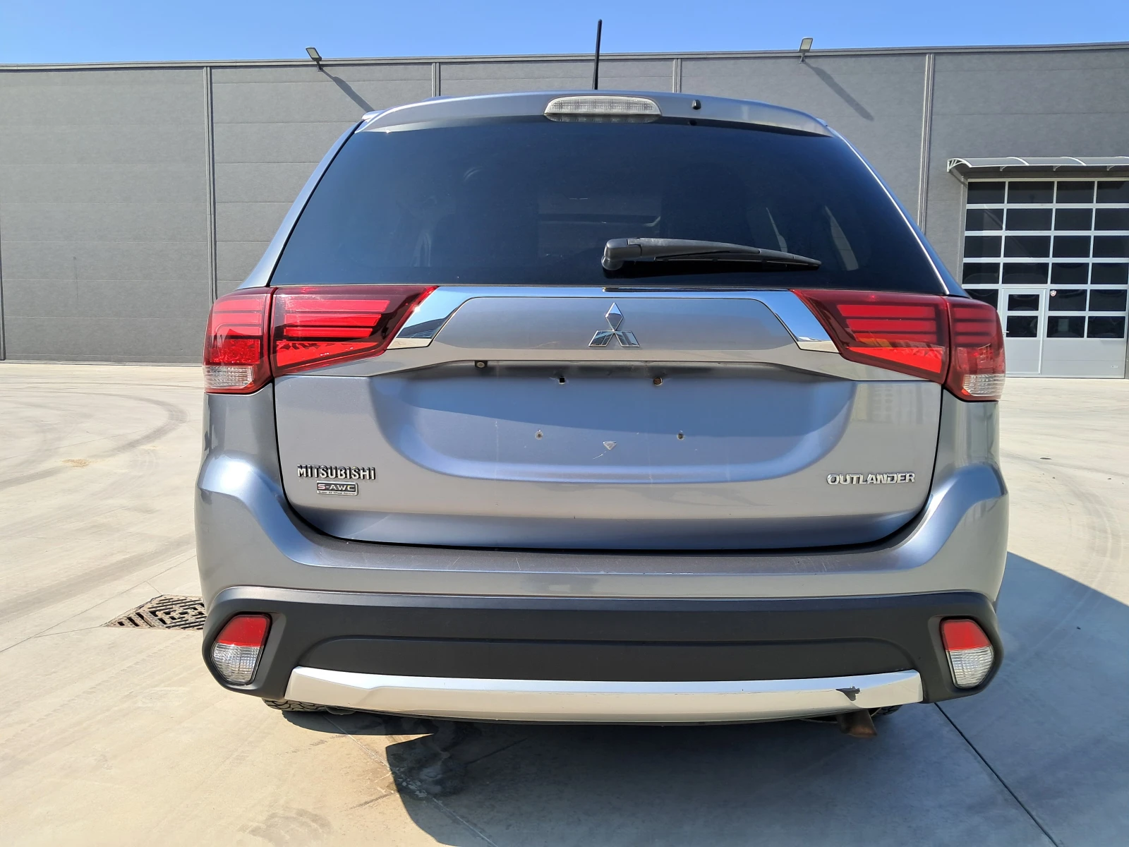 Mitsubishi Outlander 3.0 GT S-AWC 7места, снимка 2 - Автомобили и джипове - 54461481