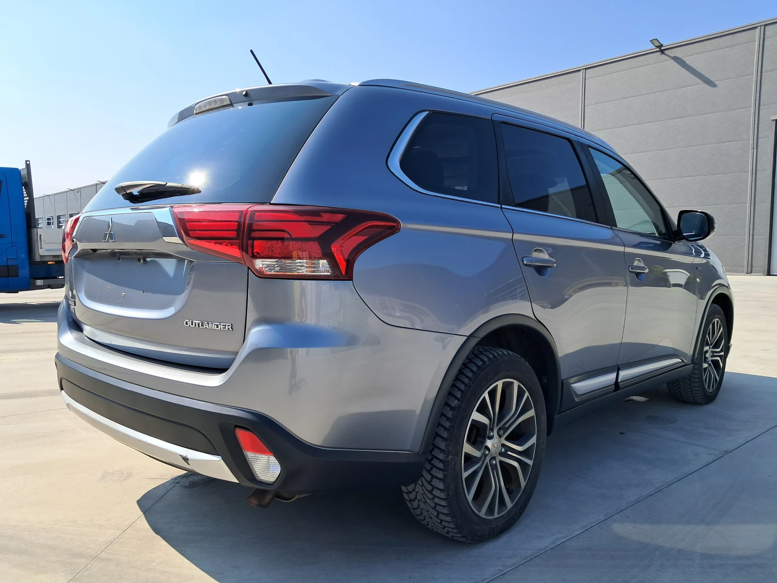 Mitsubishi Outlander 3.0 GT S-AWC 7места, снимка 6 - Автомобили и джипове - 54461481