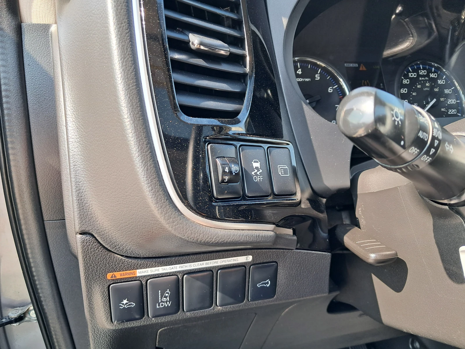 Mitsubishi Outlander 3.0 GT S-AWC 7места, снимка 15 - Автомобили и джипове - 54461481