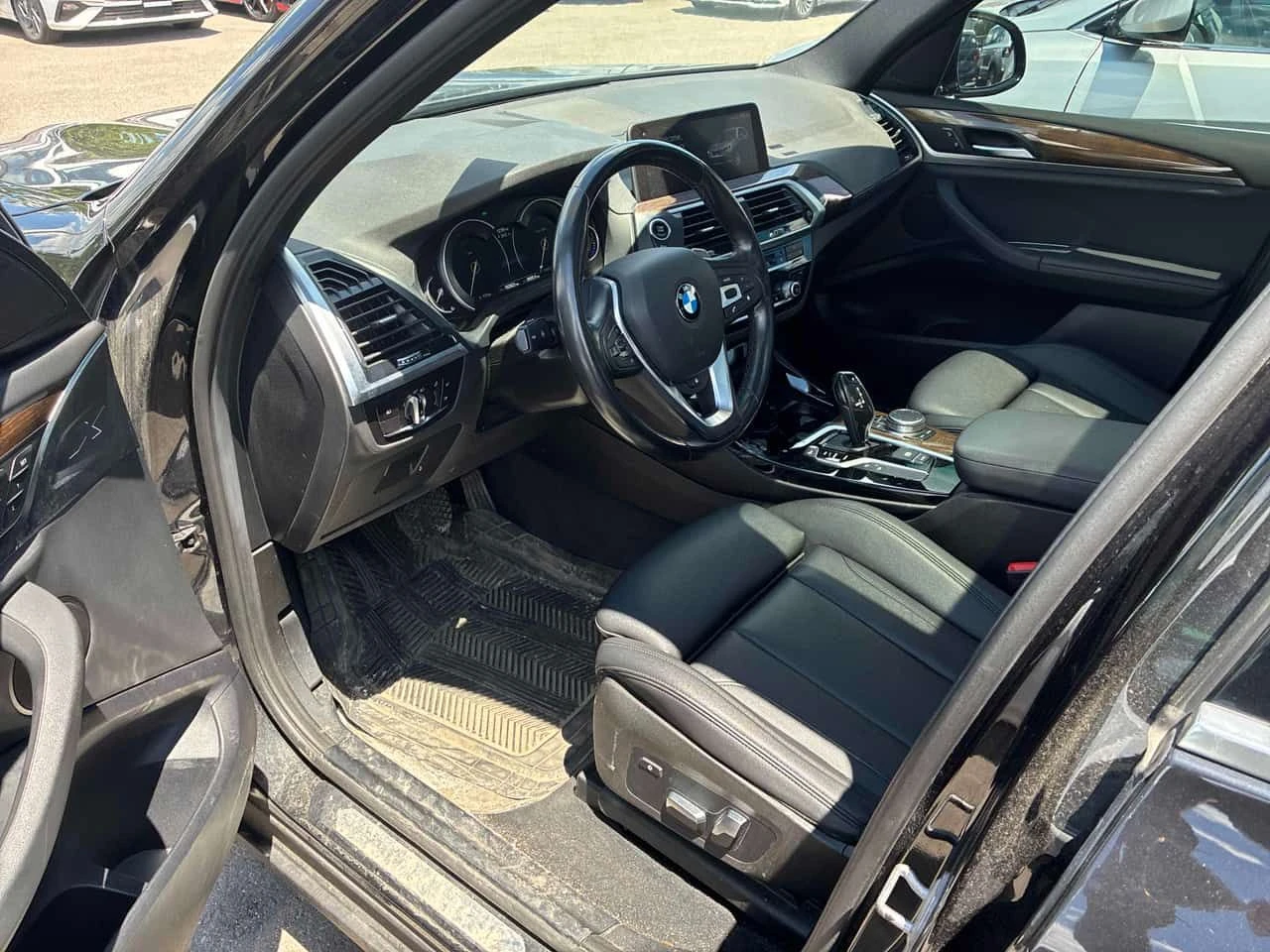 BMW X3 | ПОДГРЕВ | ПАНОРАМА | CARFAX | + ГУМИ  | , снимка 5 - Автомобили и джипове - 54974681