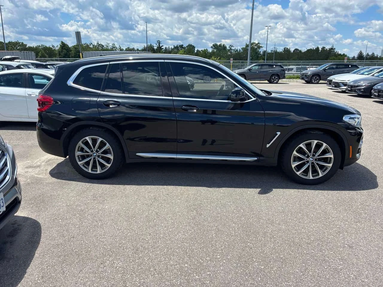 BMW X3 | ПОДГРЕВ | ПАНОРАМА | CARFAX | + ГУМИ  | , снимка 3 - Автомобили и джипове - 54974681