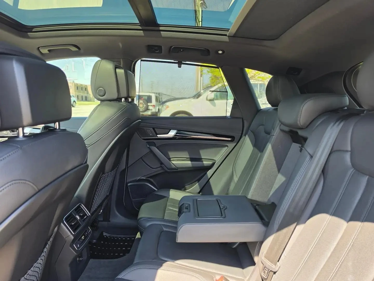 Audi Q5 TECHNIK S LINE ЦЕНА ДО БЪЛГАРИЯ АВТОКРЕДИТ, снимка 12 - Автомобили и джипове - 55465331