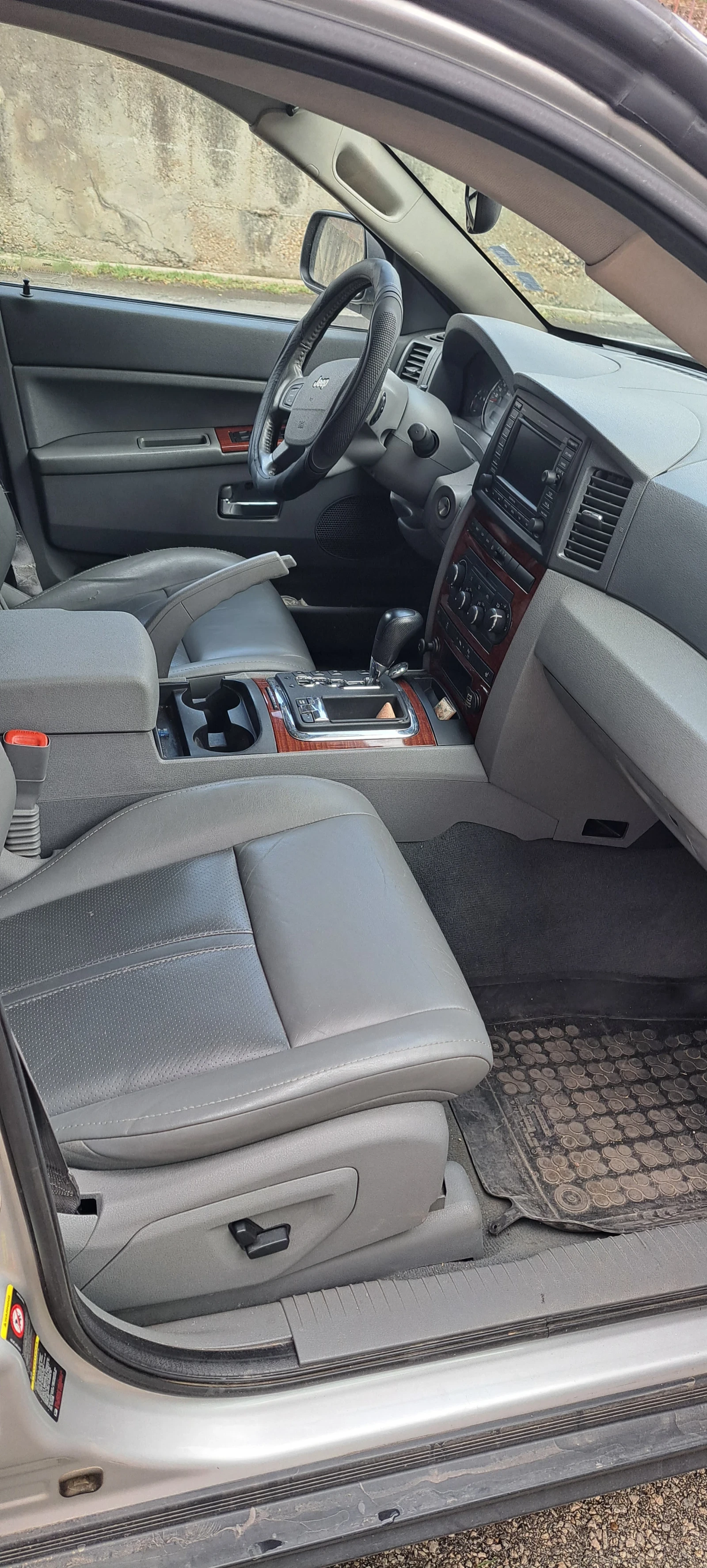 Jeep Grand cherokee 3.0 CRDI, снимка 11 - Автомобили и джипове - 55479636