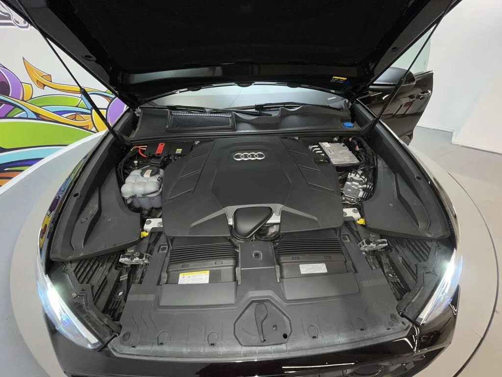 Audi Q8 55TFSI* BLACK OPTIC* ДИСТРОНИК* ОБДУХ* КРАЙНА ЦЕНА, снимка 8 - Автомобили и джипове - 55626552