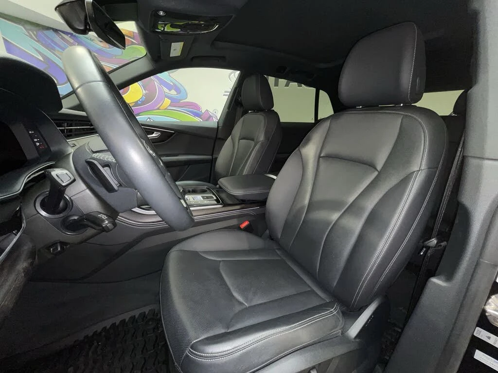 Audi Q8 55TFSI* BLACK OPTIC* ДИСТРОНИК* ОБДУХ* КРАЙНА ЦЕНА, снимка 10 - Автомобили и джипове - 55626552