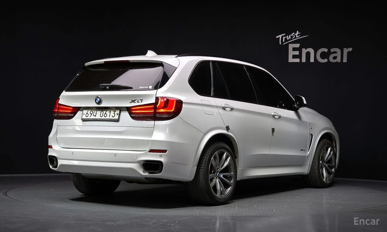 BMW X5 40d xDrive M| HARMAN K| 360| HEAD UP| PANO| ОБДУХ, снимка 2 - Автомобили и джипове - 55888404