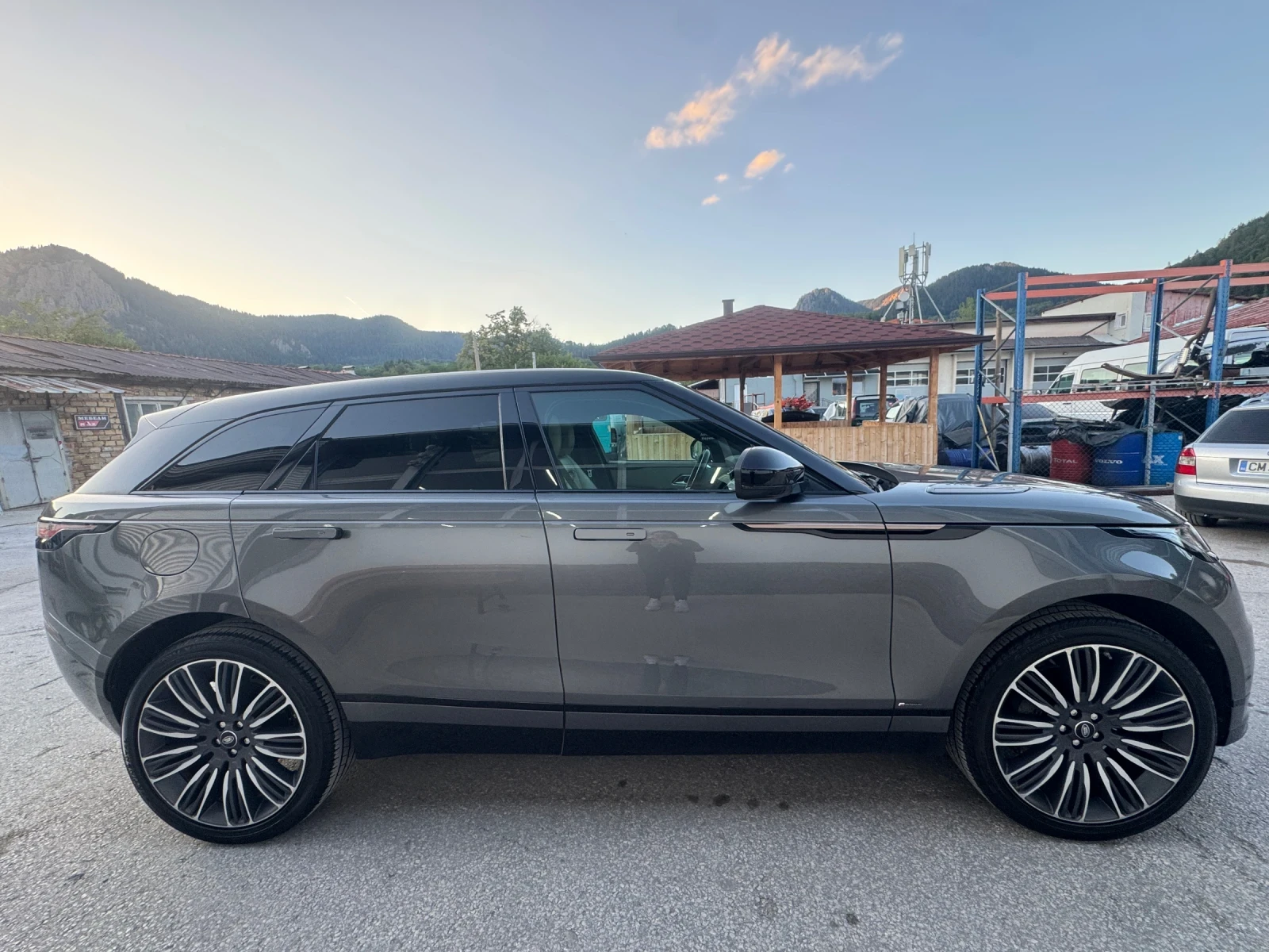 Land Rover Range Rover Velar, снимка 3 - Автомобили и джипове - 55993174