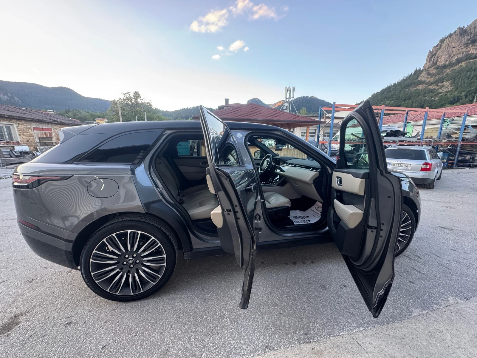 Land Rover Range Rover Velar, снимка 5 - Автомобили и джипове - 55993174