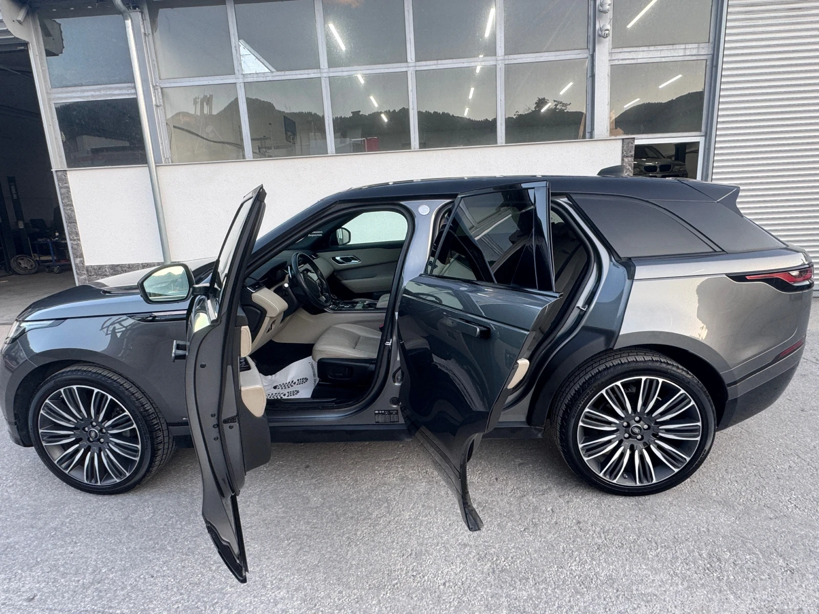Land Rover Range Rover Velar, снимка 6 - Автомобили и джипове - 55993174