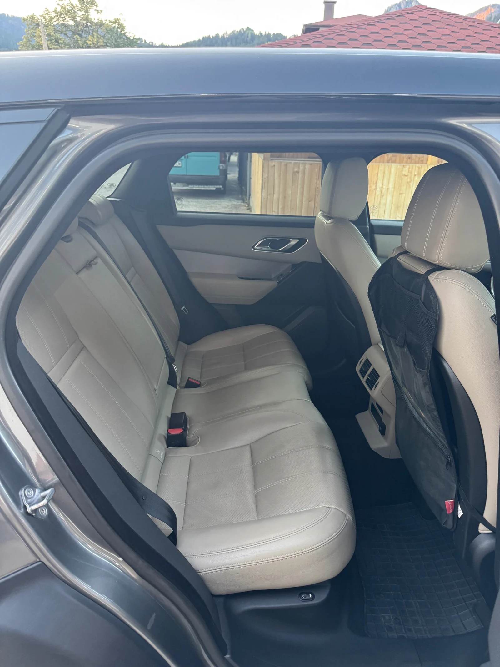Land Rover Range Rover Velar, снимка 8 - Автомобили и джипове - 55993174