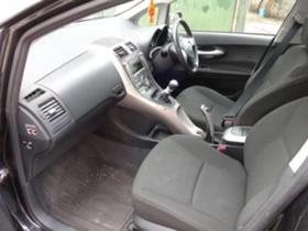 Toyota Auris 2.2D-CAT 177 navi | Mobile.bg    6