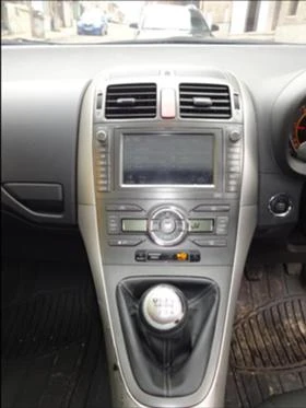 Toyota Auris 2.2D-CAT 177 navi | Mobile.bg    9