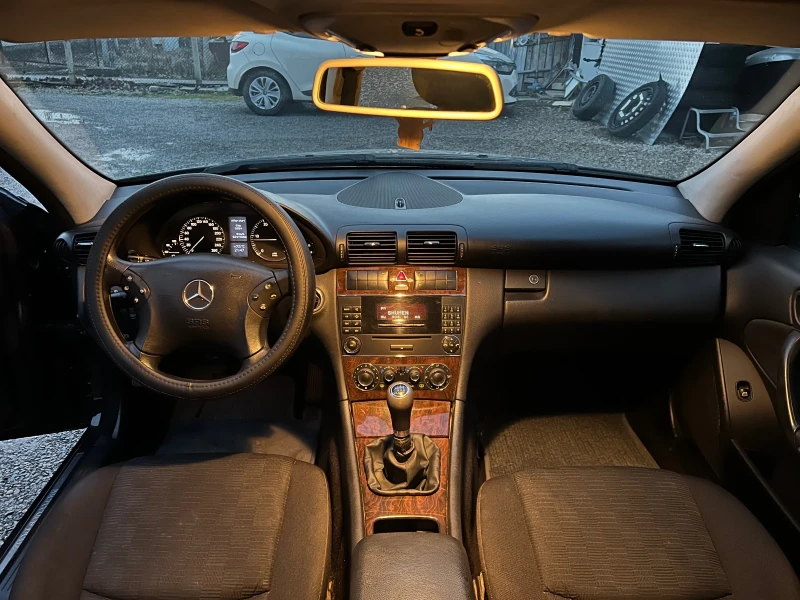 Mercedes-Benz C 220 2.2CDI, снимка 14 - Автомобили и джипове - 48443561