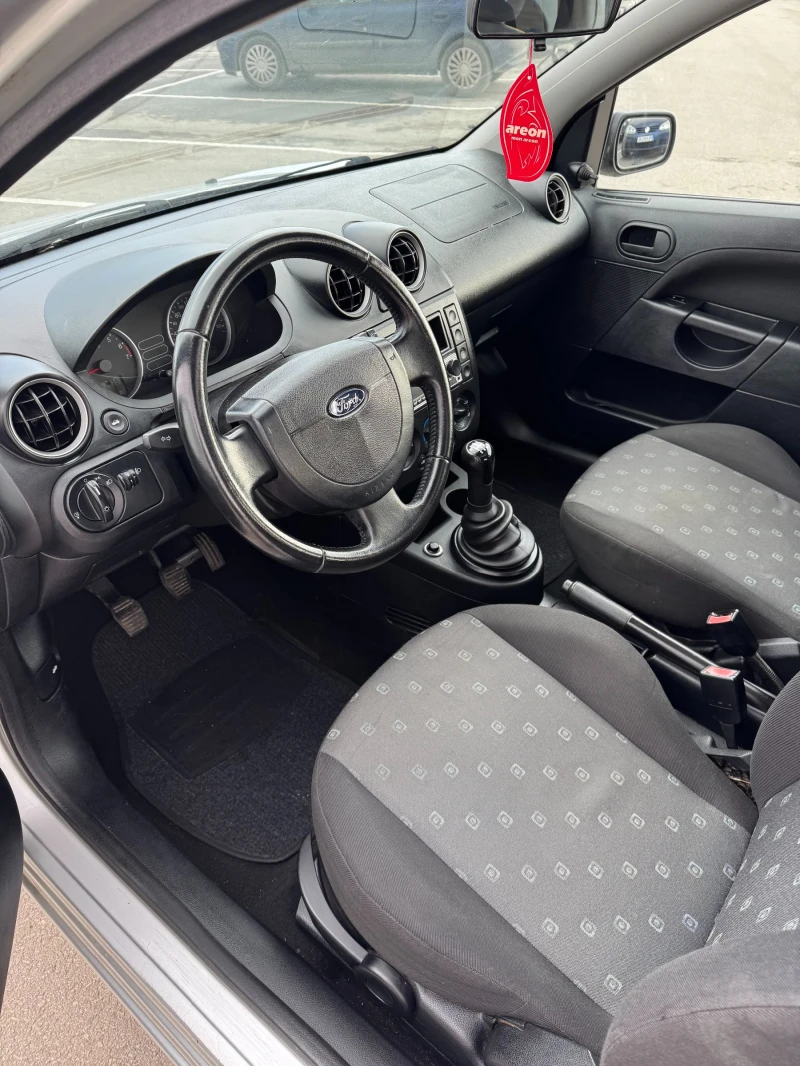 Ford Fiesta 1.4i УНИКАТ, снимка 11 - Автомобили и джипове - 49158467