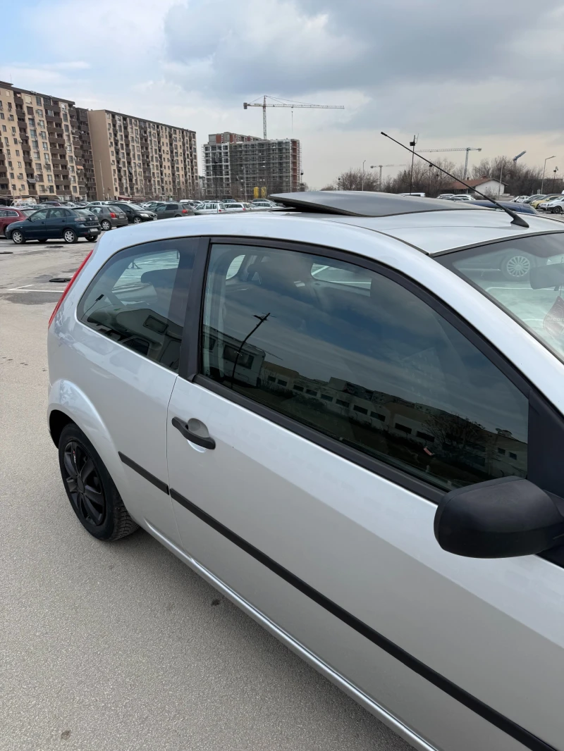 Ford Fiesta 1.4i УНИКАТ, снимка 9 - Автомобили и джипове - 49158467