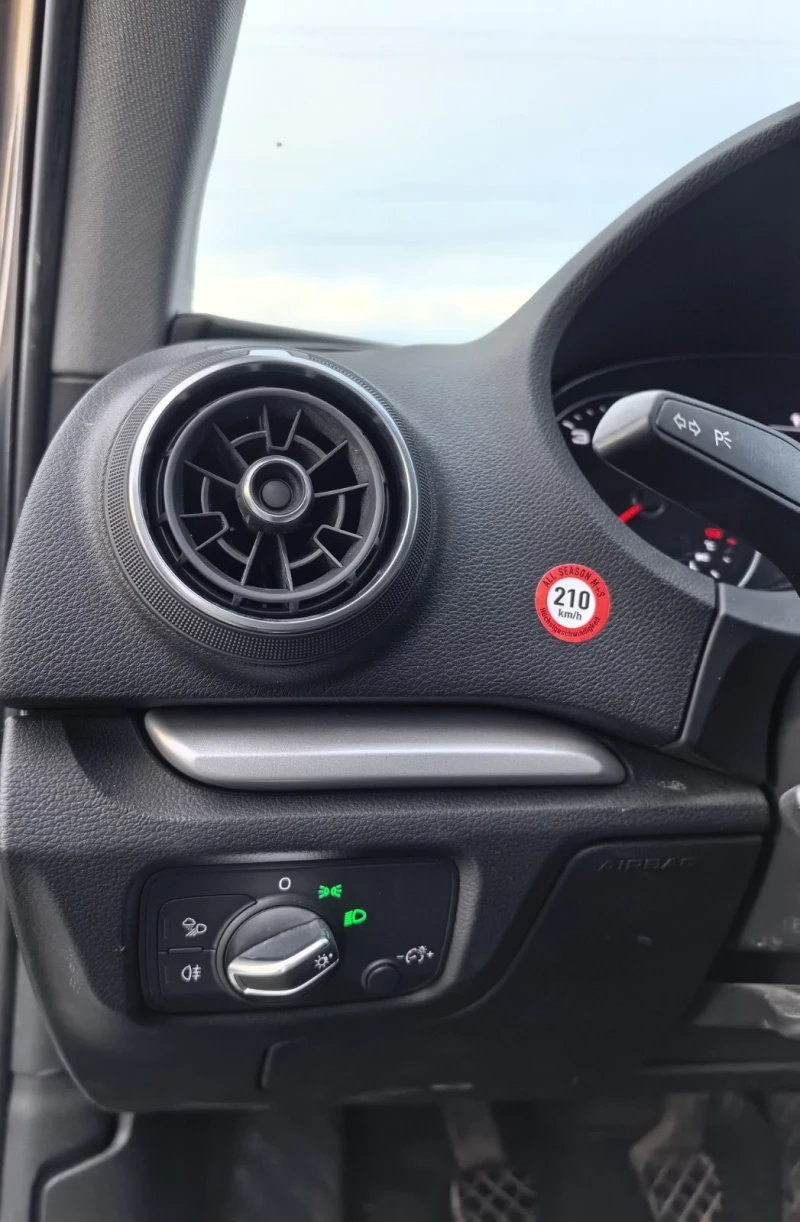 Audi A3 1.6 TDI Black Edition, снимка 14 - Автомобили и джипове - 50556854