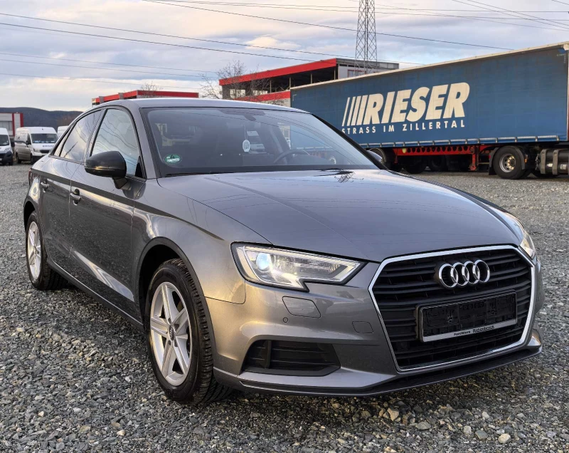 Audi A3 1.6 TDI Black Edition, снимка 3 - Автомобили и джипове - 50556854