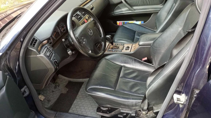 Mercedes-Benz E 240, снимка 4 - Автомобили и джипове - 52284094