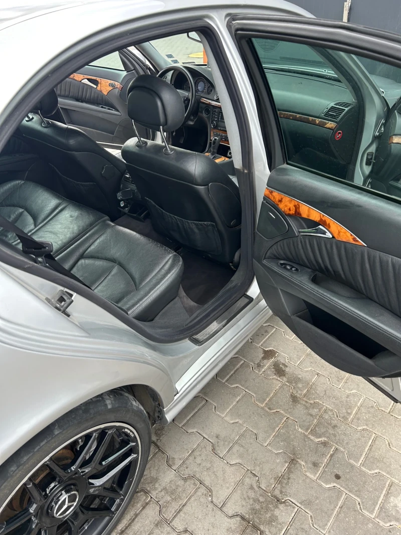 Mercedes-Benz E 270, снимка 2 - Автомобили и джипове - 52791971