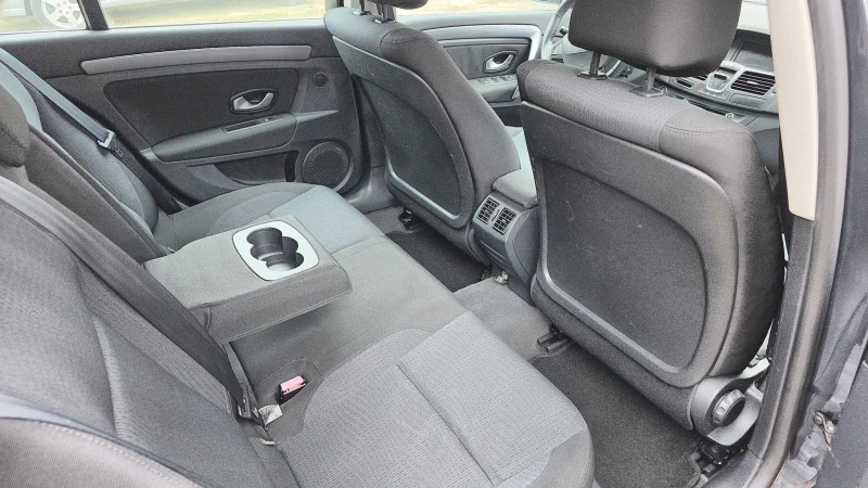 Renault Laguna 2.0dci, снимка 14 - Автомобили и джипове - 52860010