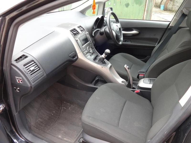 Toyota Auris 2.2D-CAT 177 navi | Mobile.bg   6