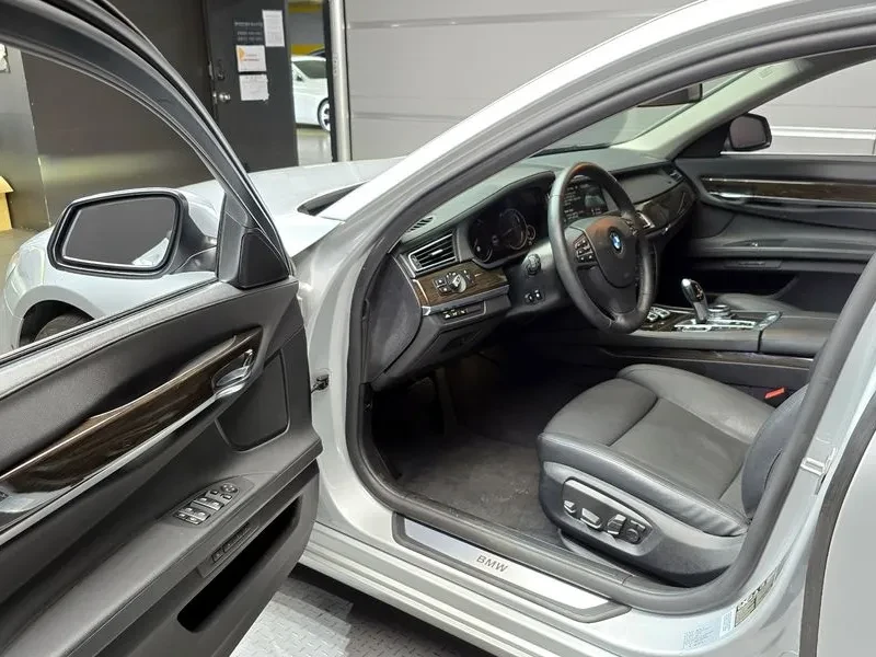 BMW 730 xDrive, снимка 10 - Автомобили и джипове - 55349334