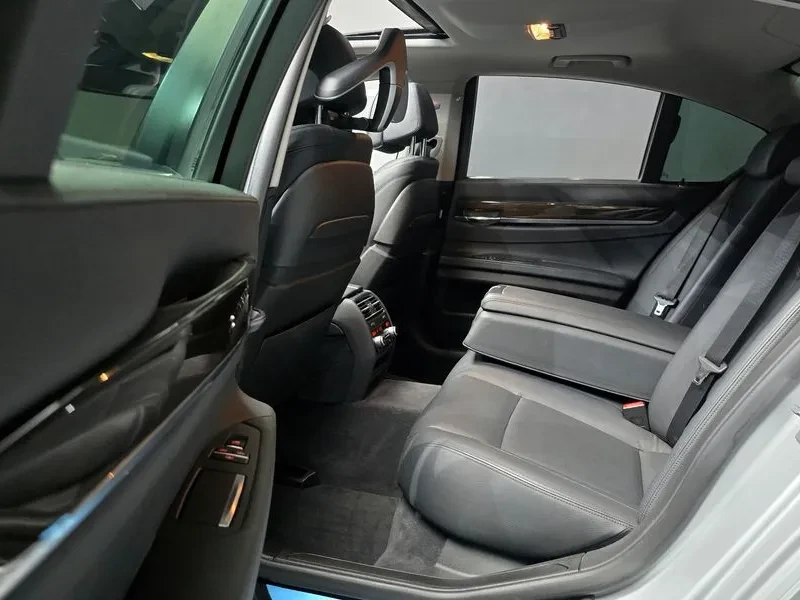 BMW 730 xDrive, снимка 12 - Автомобили и джипове - 55349334