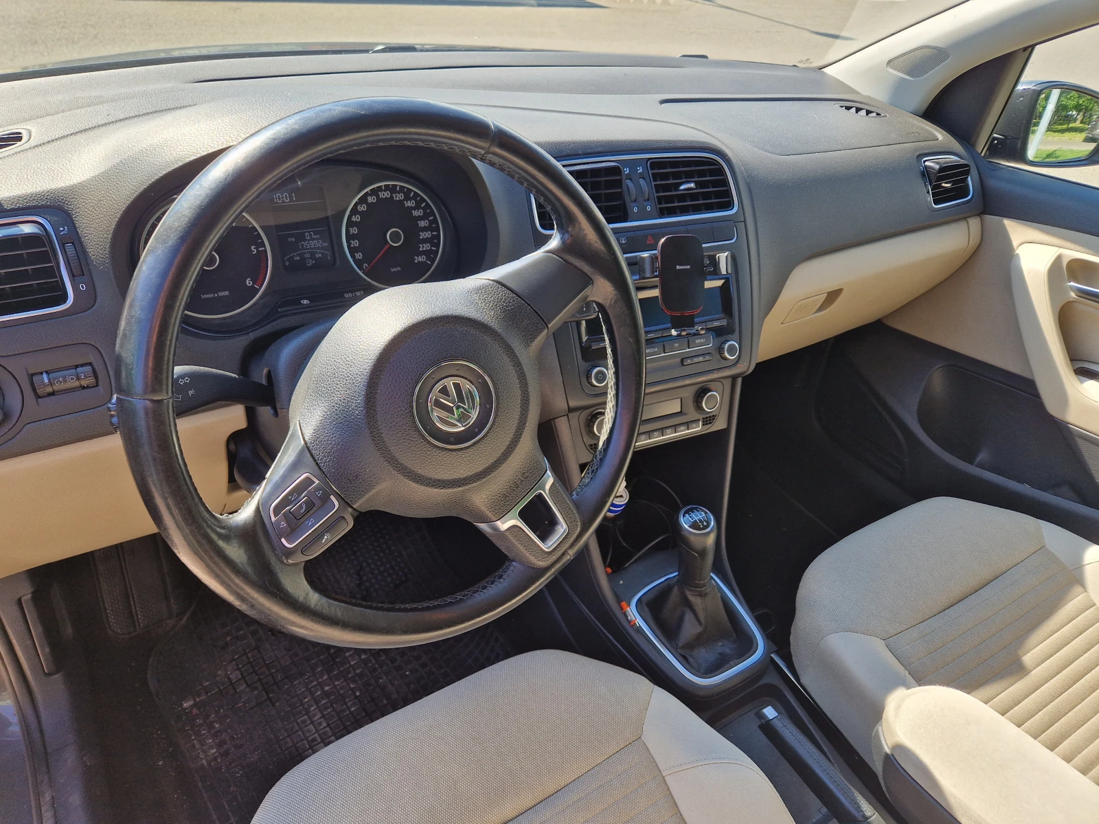 VW Polo 1.6 - изображение 7
