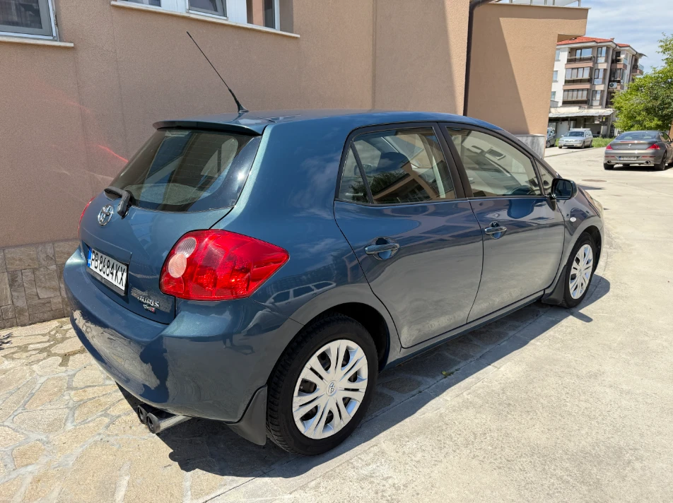 Toyota Auris 2.0 D4D - изображение 2