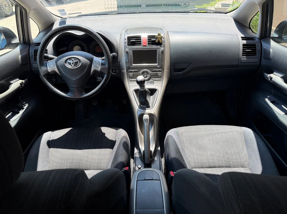 Toyota Auris 2.0 D4D - изображение 6