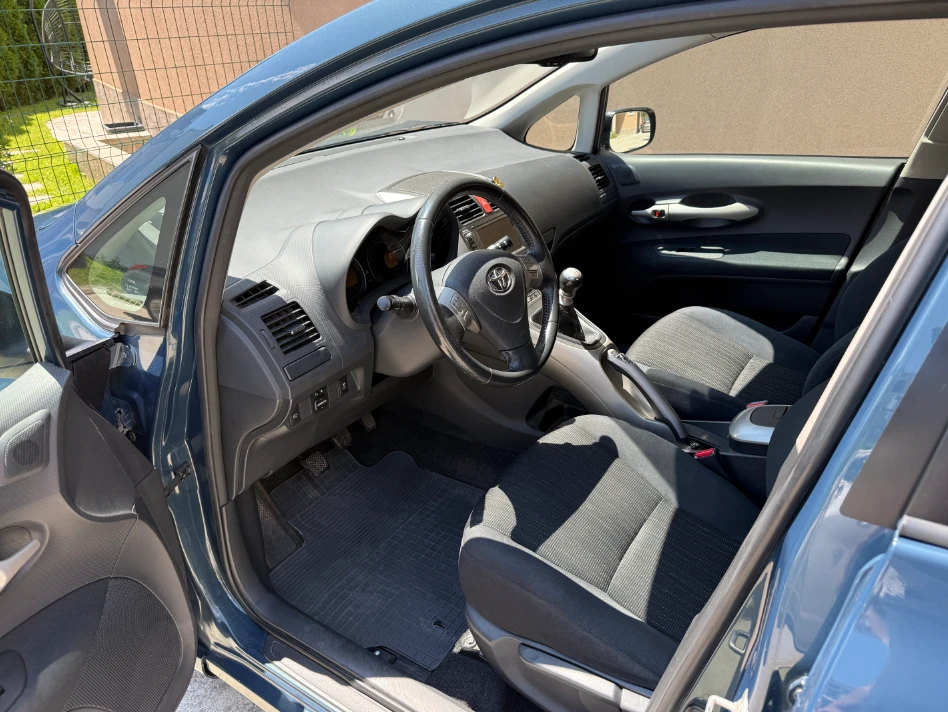 Toyota Auris 2.0 D4D - изображение 5