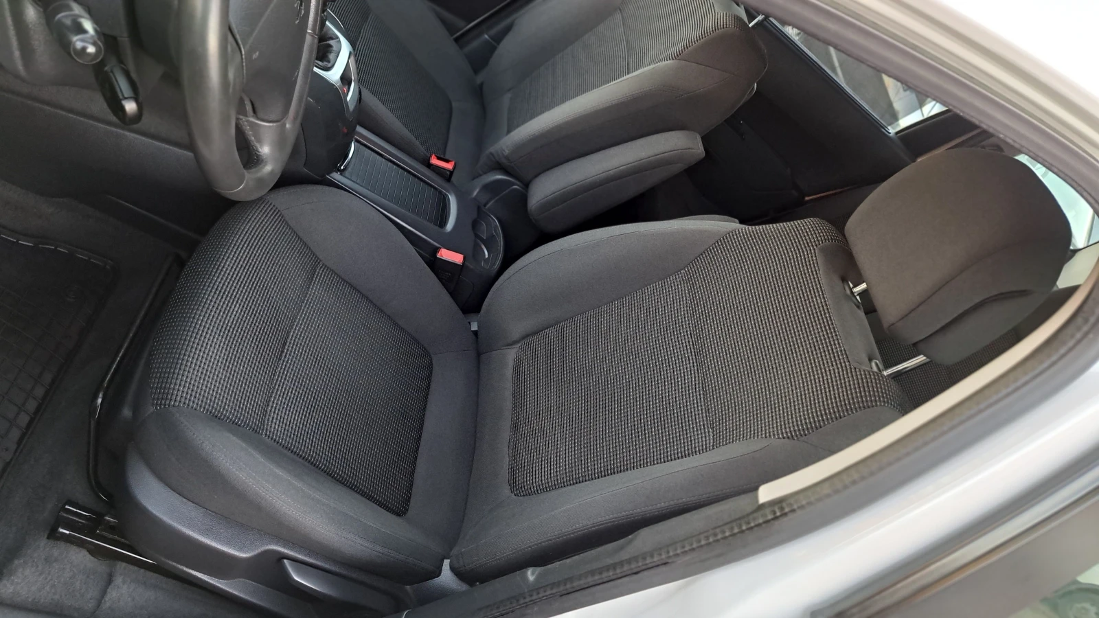 Peugeot 5008 ПЪЛНА СЕРВИЗНА ИСТОРИЯ  - изображение 6