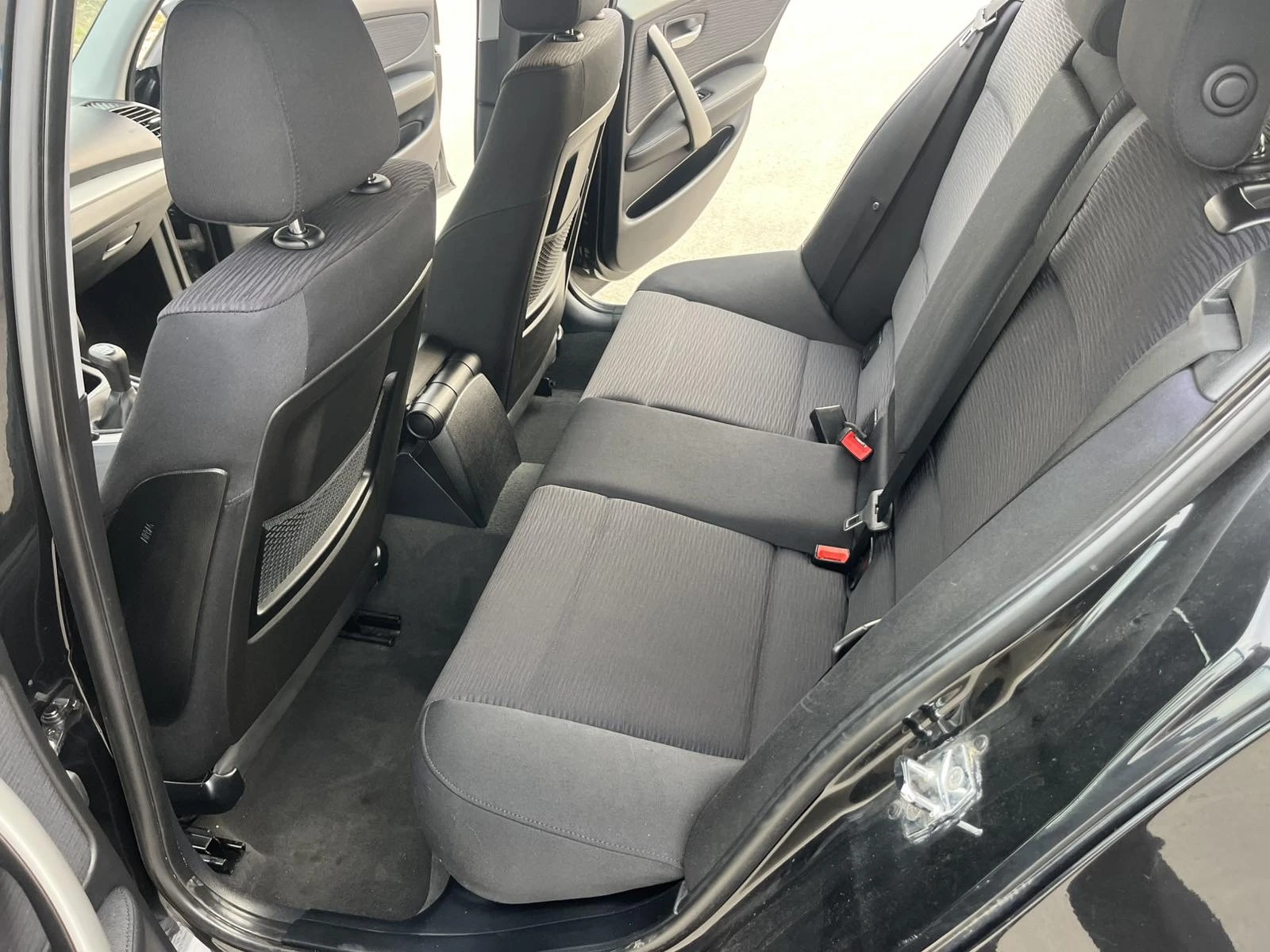 BMW 116 1.6I 121кс 6 СКОРОСТИ EURO 4 КЛИМАТРОНИК КСЕНОН, снимка 9 - Автомобили и джипове - 53713388