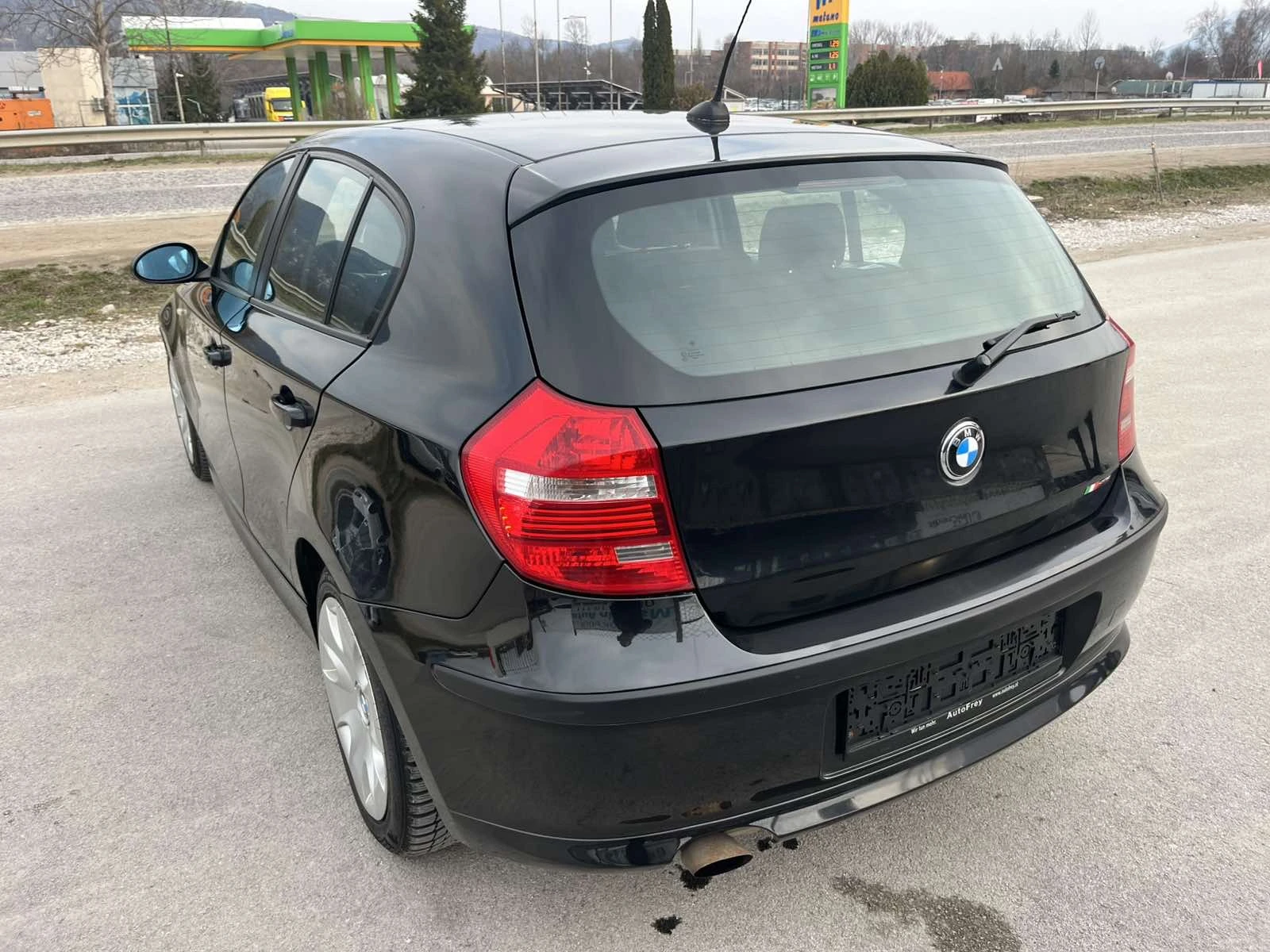BMW 116 1.6I 121кс 6 СКОРОСТИ EURO 4 КЛИМАТРОНИК КСЕНОН, снимка 5 - Автомобили и джипове - 53713388