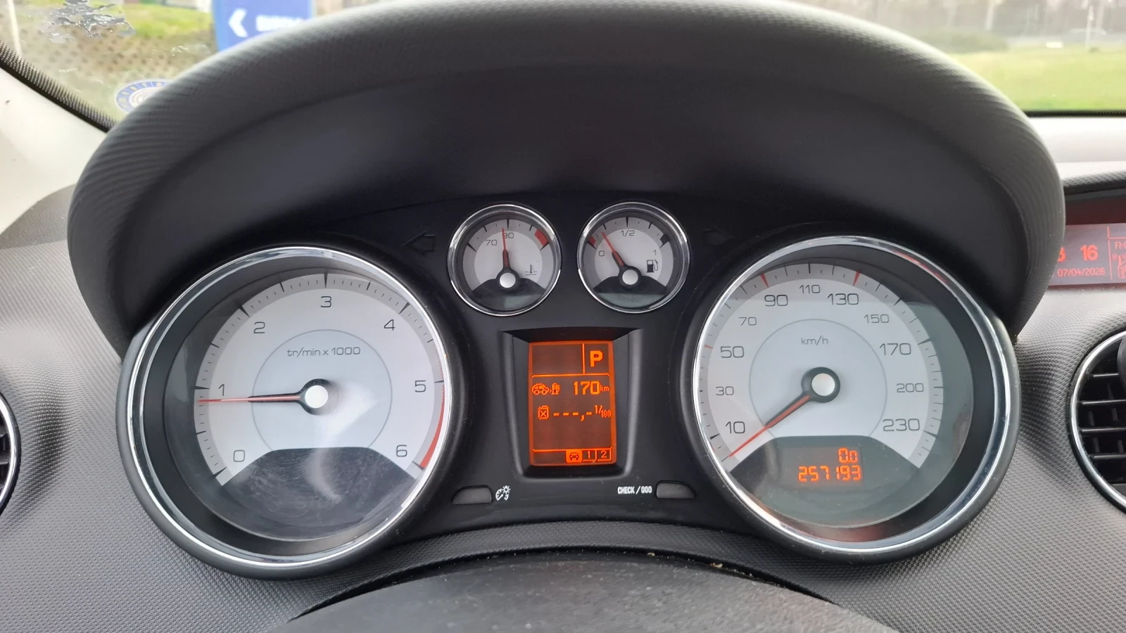 Peugeot 308 2.0 Diesel, снимка 7 - Автомобили и джипове - 54128616