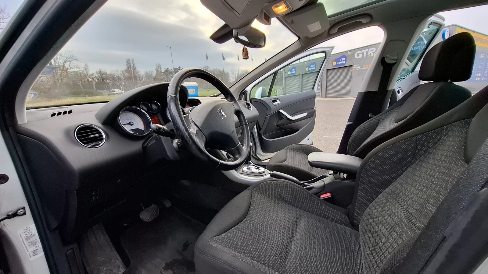 Peugeot 308 2.0 Diesel, снимка 12 - Автомобили и джипове - 54128616