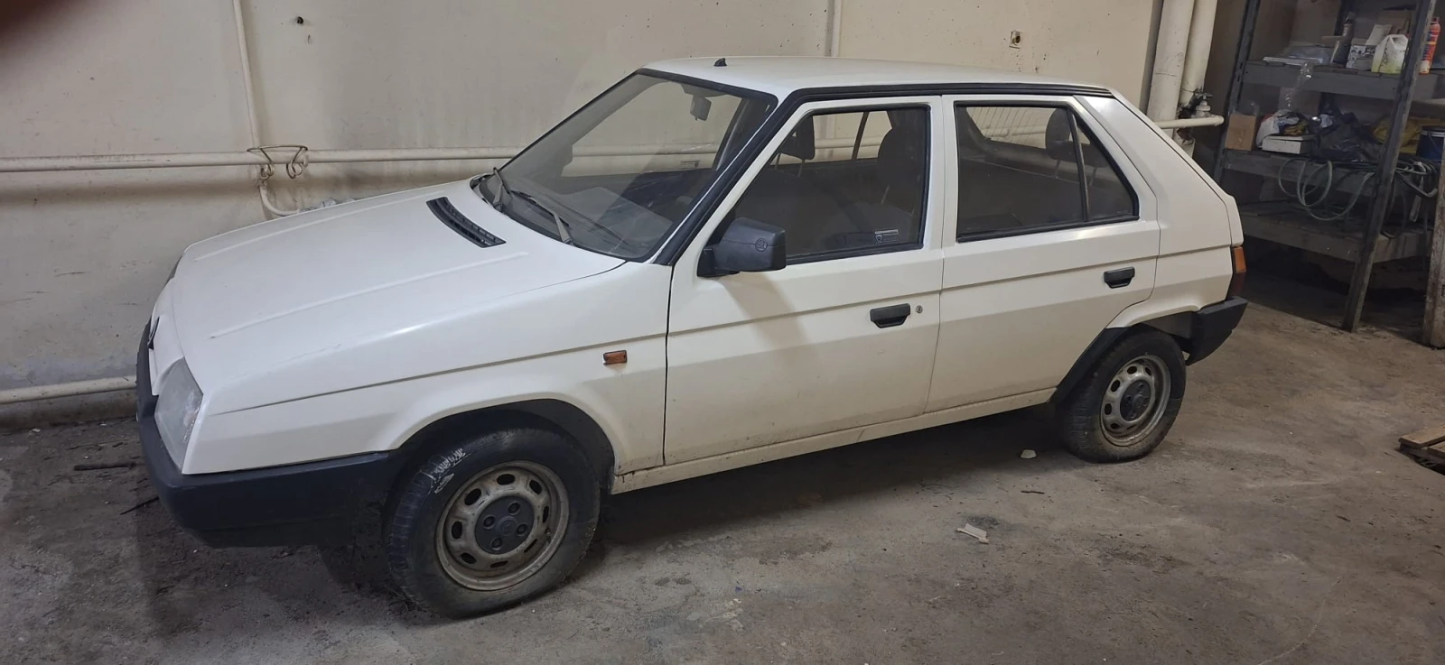 Skoda Favorit, снимка 4 - Автомобили и джипове - 54229547