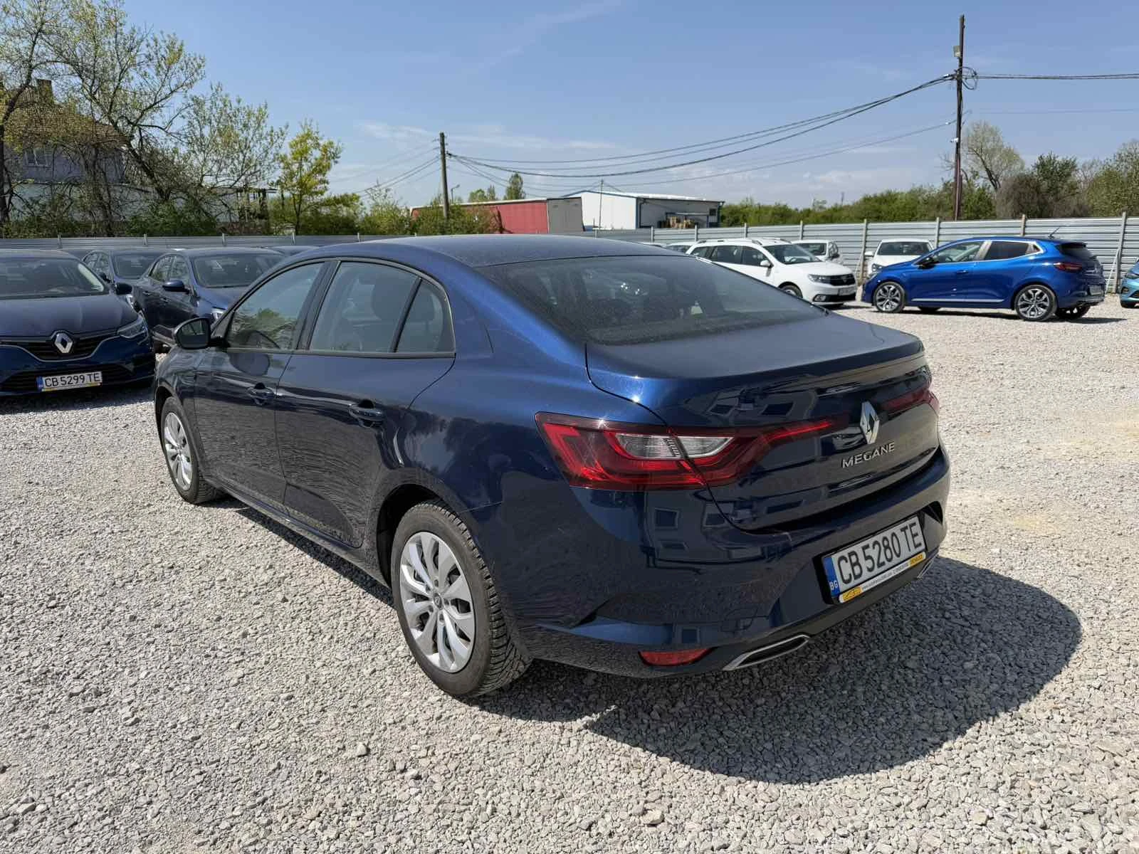 Renault Megane 1.3TCe Sedan 140k.c., снимка 4 - Автомобили и джипове - 54358784