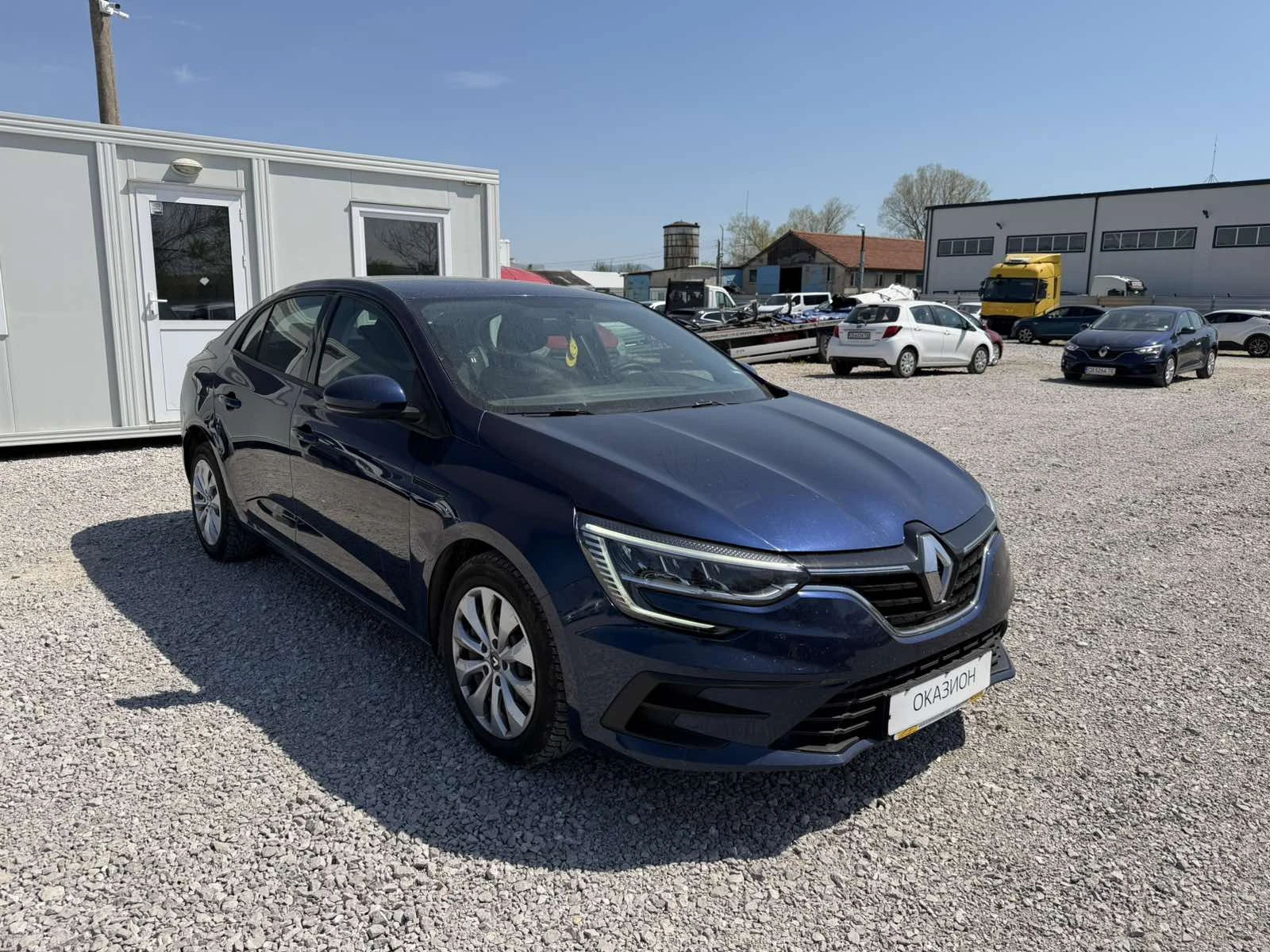 Renault Megane 1.3TCe Sedan 140k.c., снимка 3 - Автомобили и джипове - 54358784
