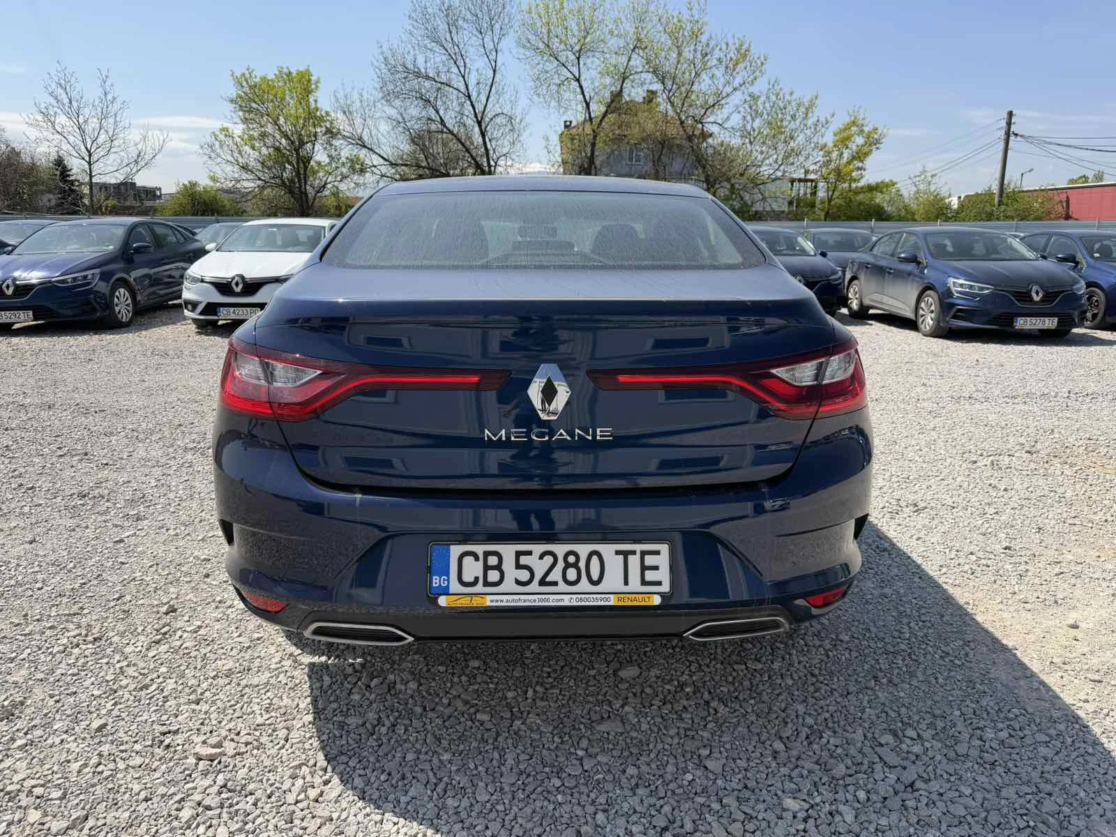 Renault Megane 1.3TCe Sedan 140k.c., снимка 5 - Автомобили и джипове - 54358784